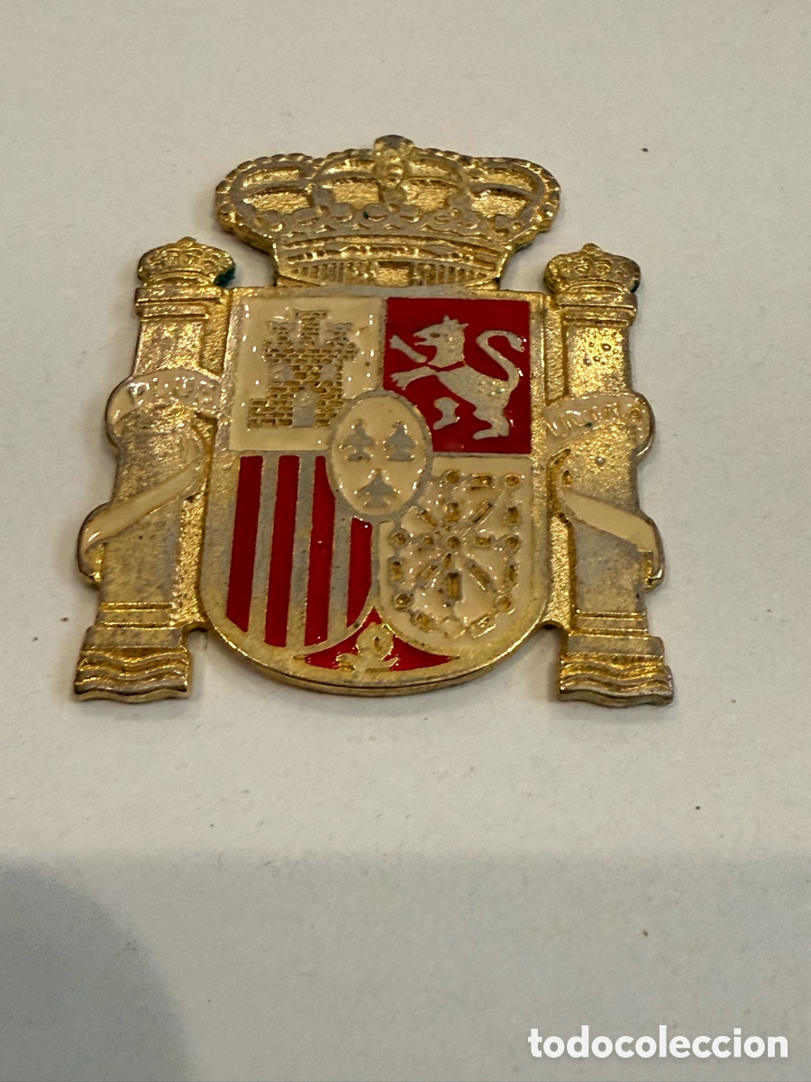 Coleccionismo: Chapa decorativa Escudo de Espa&ntilde;a esmaltada para despacho o colecci&oacute;n
