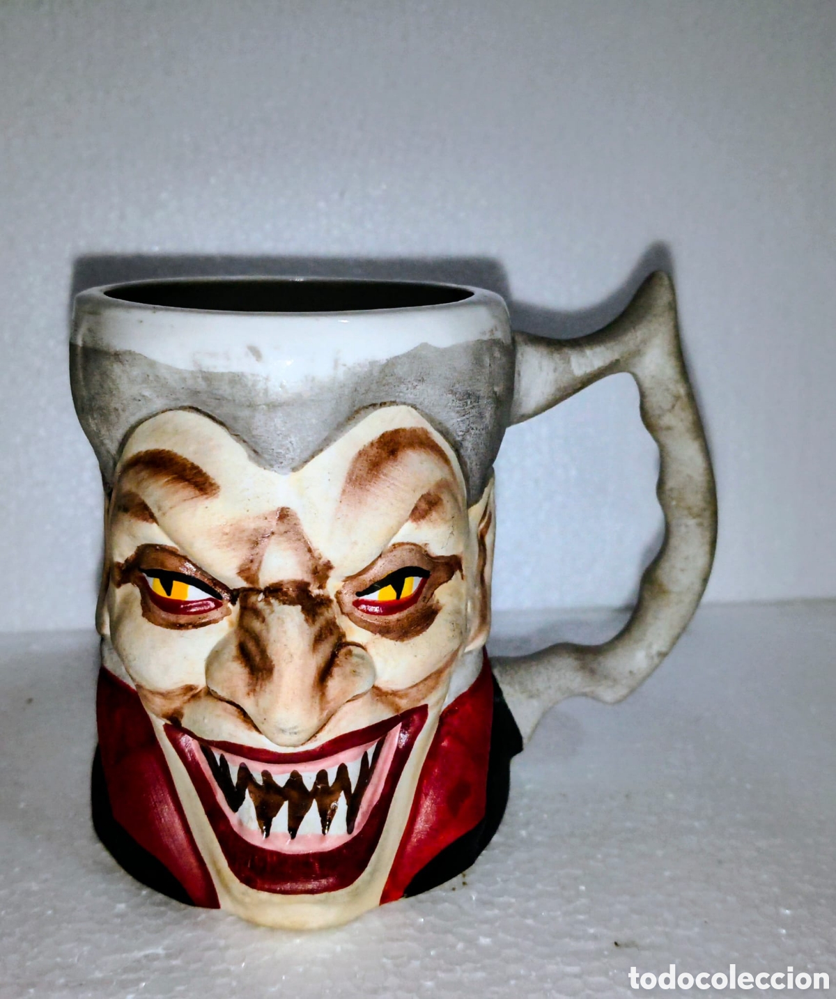 Coleccionismo: Taza jarra de cer&aacute;mica Dracula