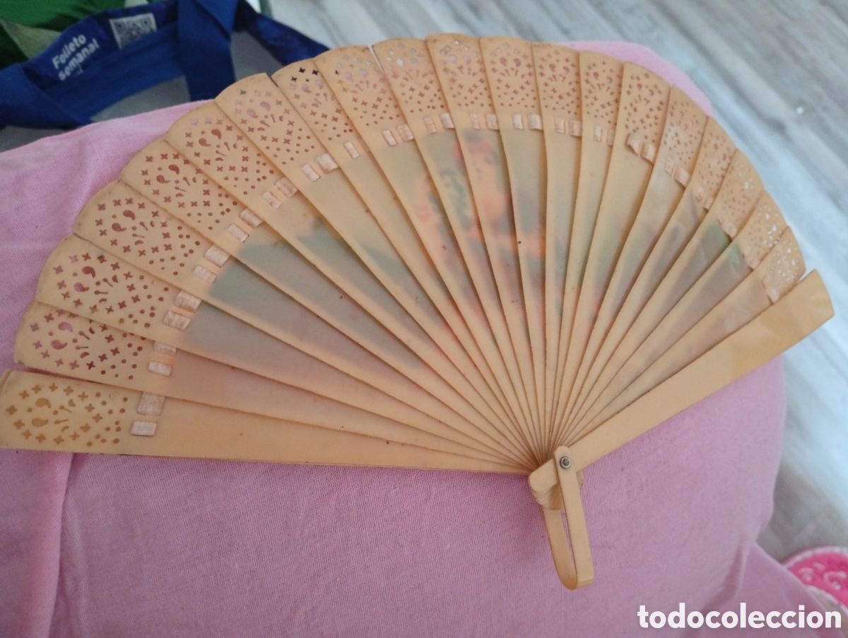 Coleccionismo: Abanico antiguo de celuloide buen estado 15 cm - Foto 2