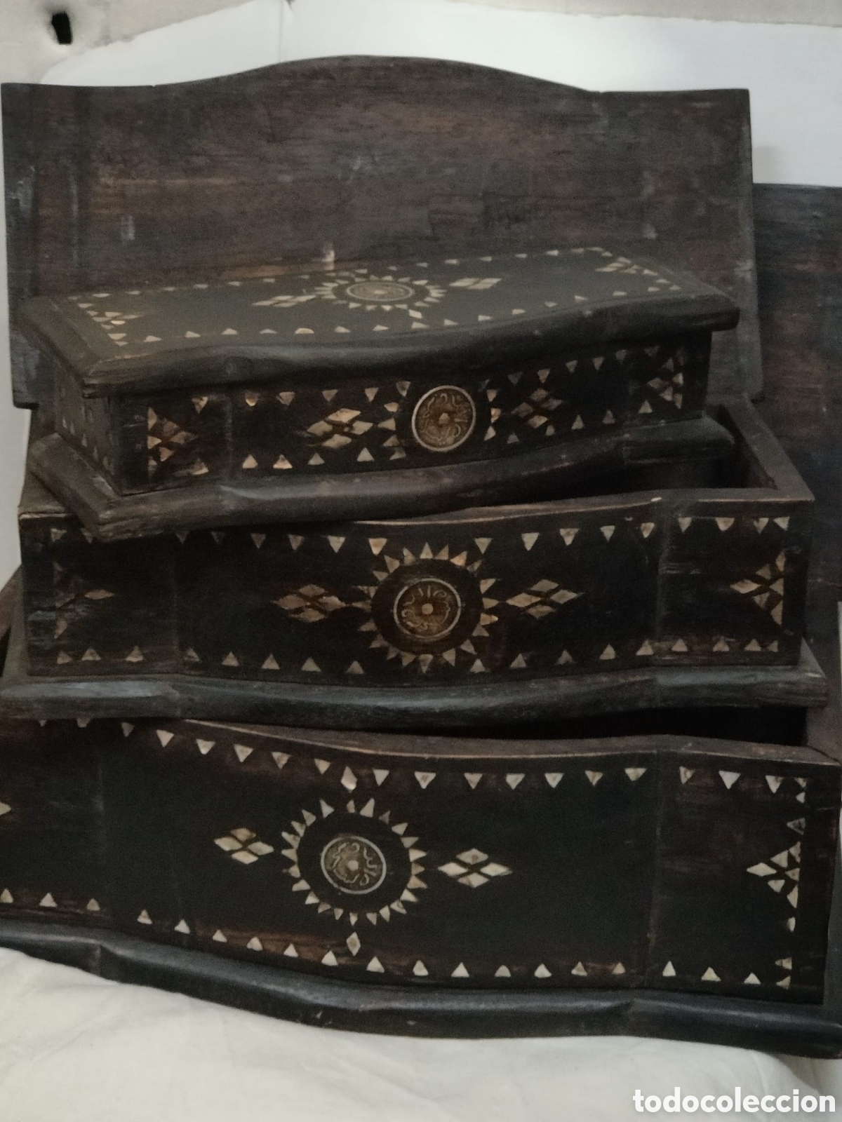 Coleccionismo: joyeros de madera con incrustaciones artesanales de n&aacute;car