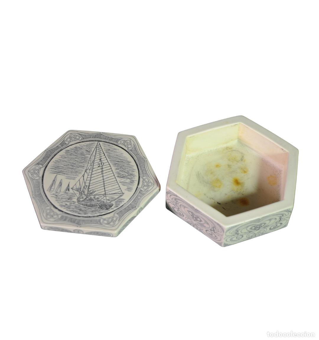 Coleccionismo: Caja hexagonal decorativa n&aacute;utica