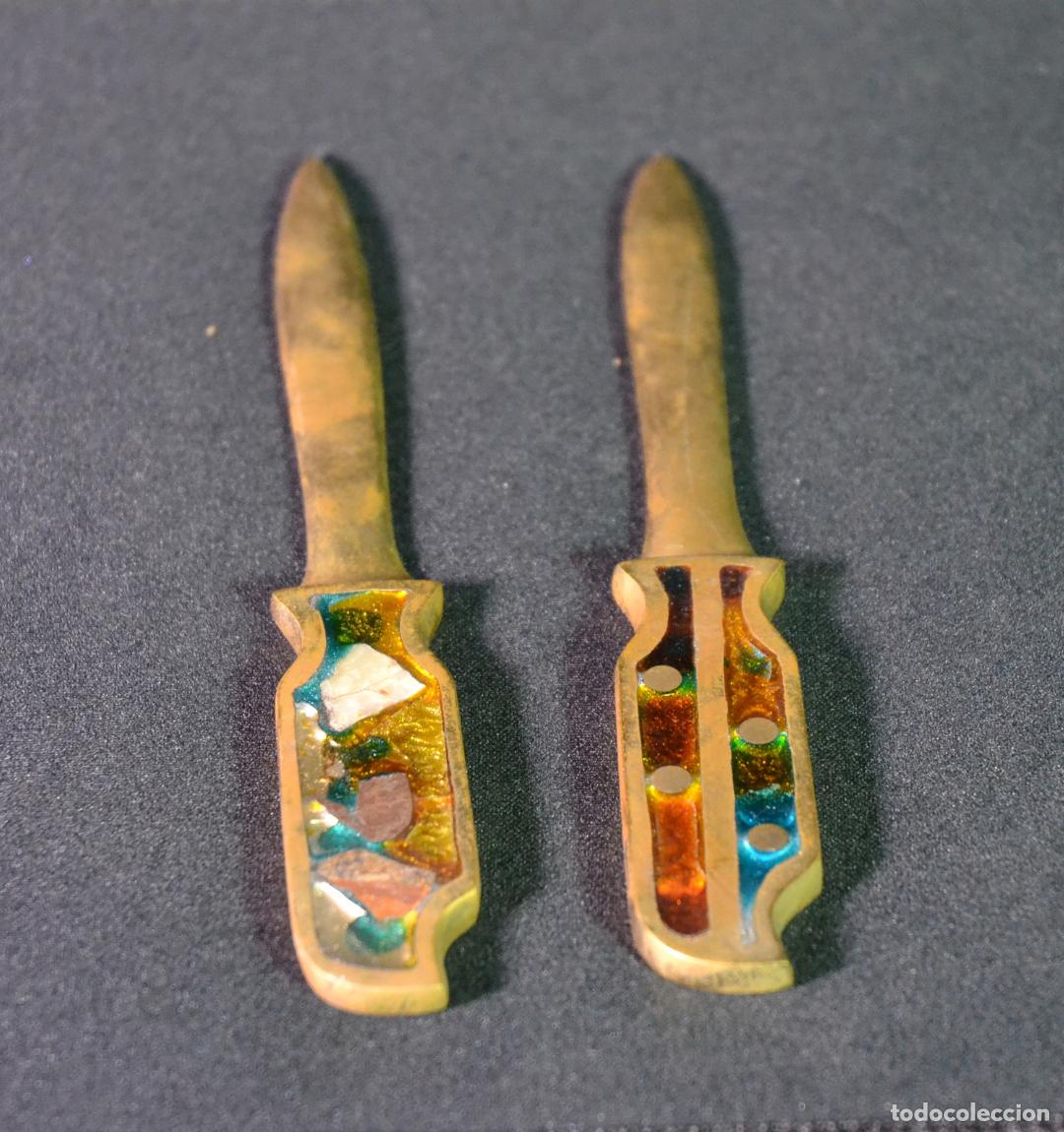 Coleccionismo: Pareja Abrecartas Artesanales Cloisonne Bronce