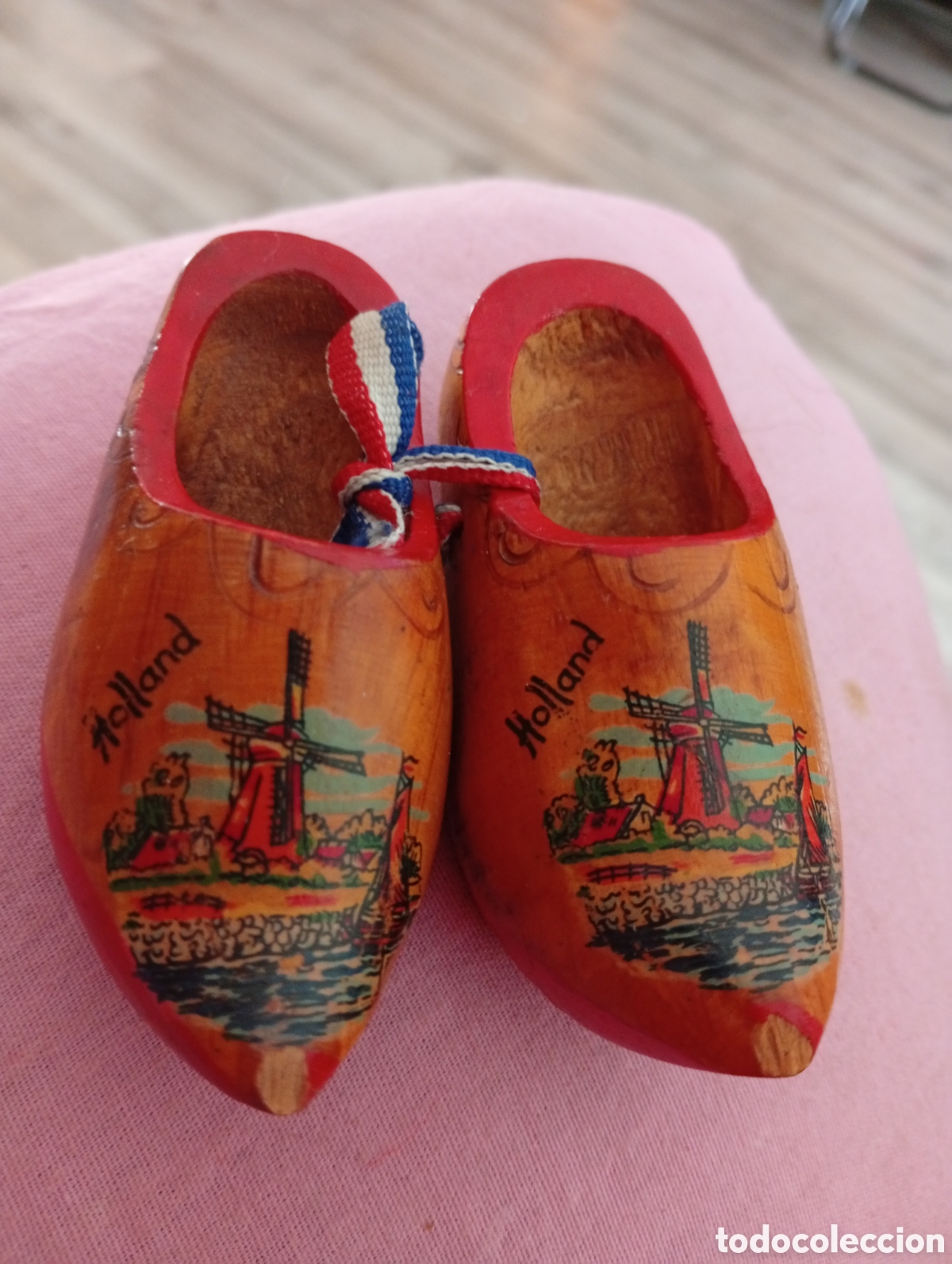 Coleccionismo: Zuecos Holland 10 cm buen estado