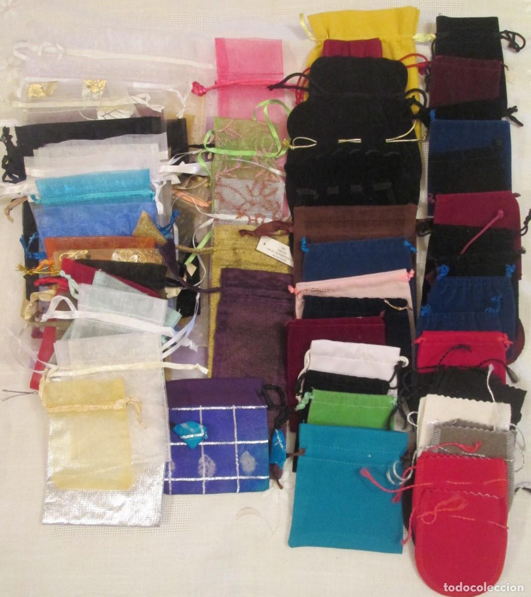 Coleccionismo: Lote de 80 bolsitas para guardar joyas o regalos.