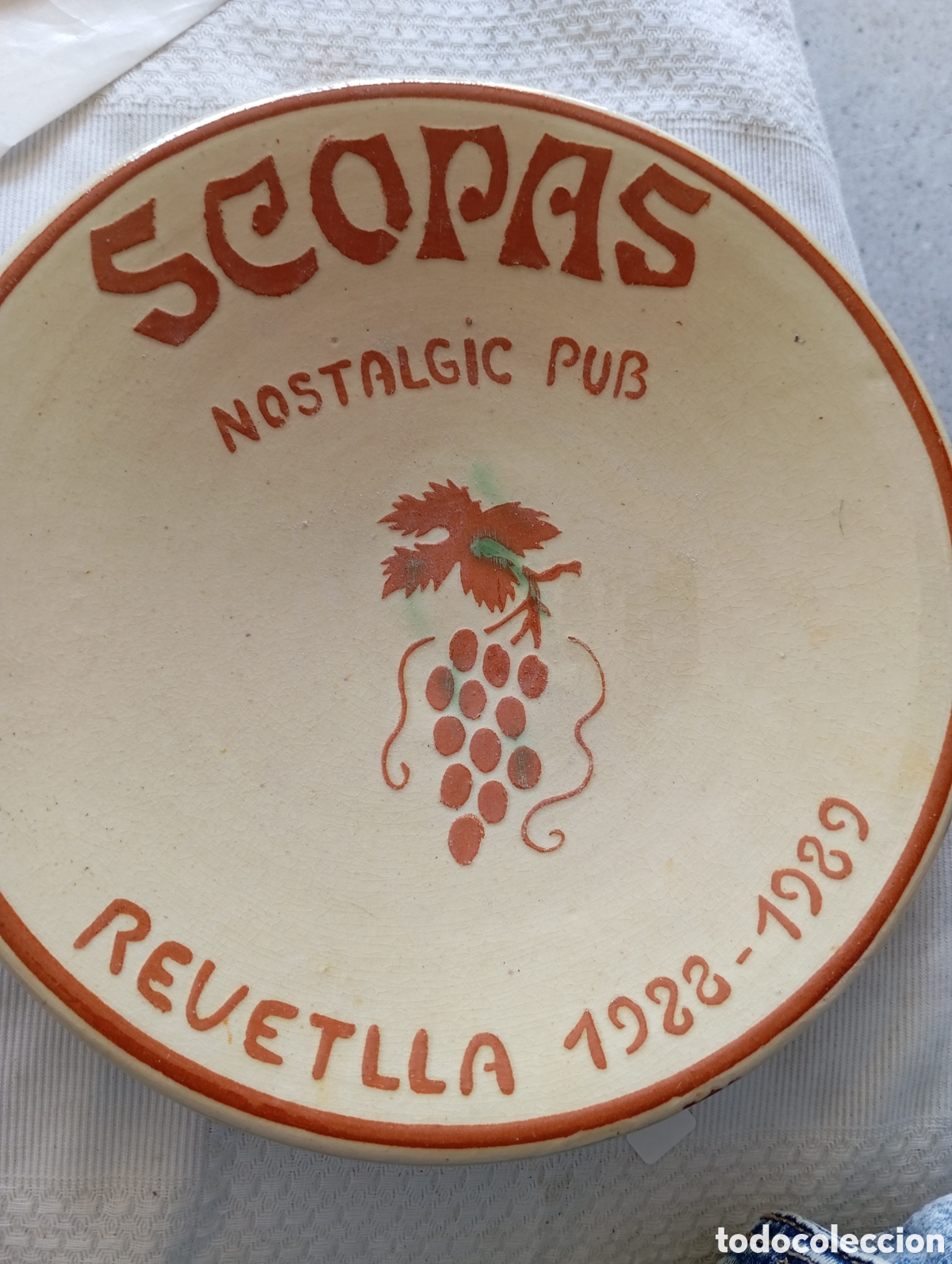 Coleccionismo: Recuerdo &uacute;nico de la famosa Discoteca SCOPAS Ampurias Plato ceramico en Conmem/ de la Revetlla 1989