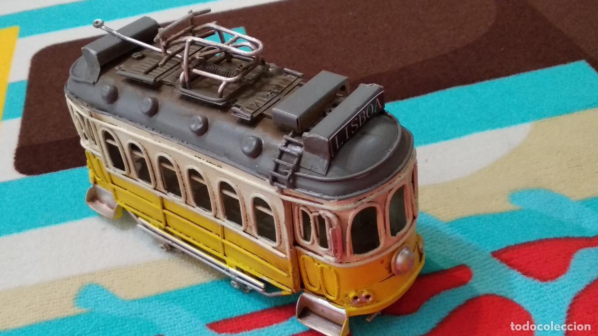 Coleccionismo: TRANVIA LISBOA PORTUGAL - EN METAL PINTADO EN AMARILLO ESTILO RETRO MIDE 16X 9 CM - VER FOTOS