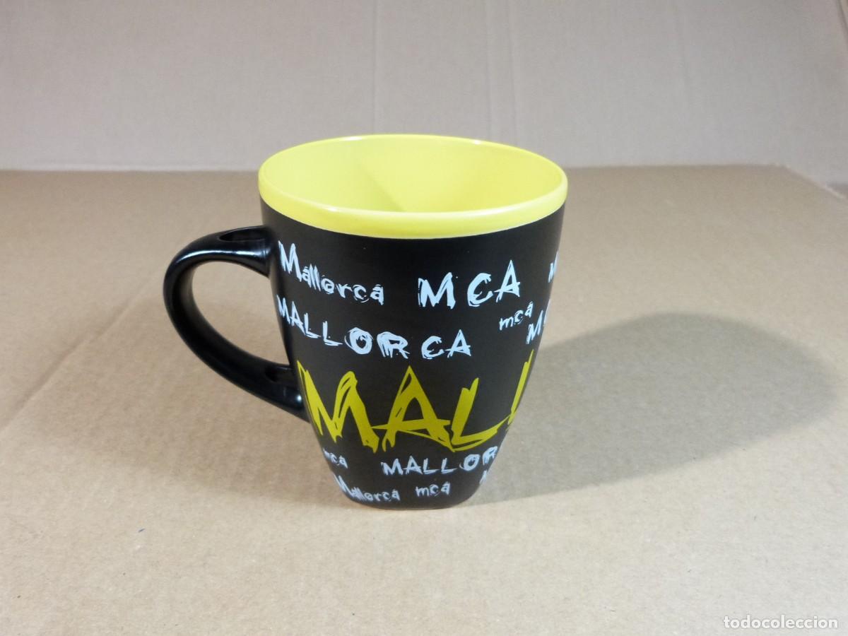Coleccionismo: Taza mug de ceramica dise&ntilde;o Mallorca en negro y amarillo
