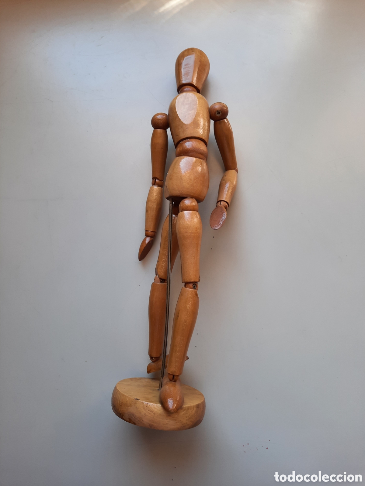 Coleccionismo: Maniqu&iacute; articulado de madera en forma de monigote