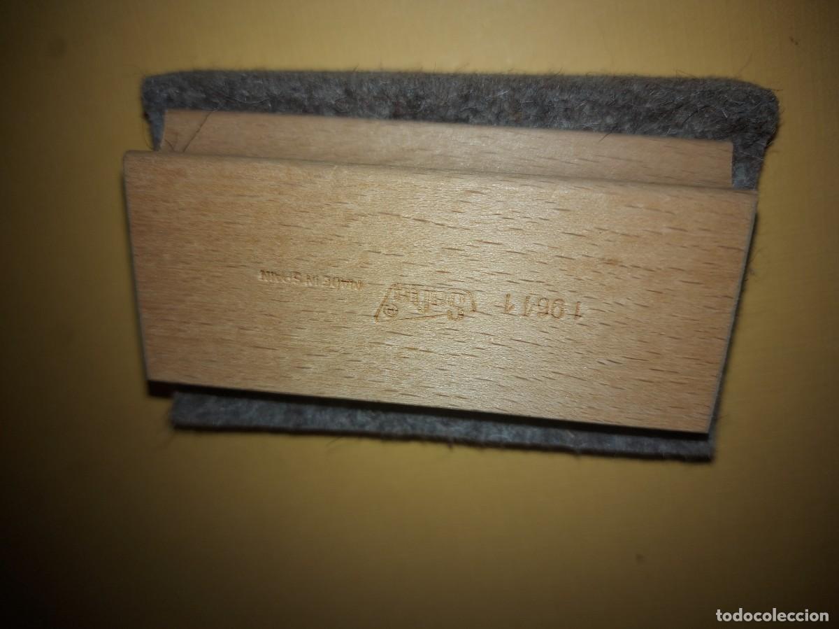 Coleccionismo: Borrador de pizarra antiguo de madera, nuevo / safta