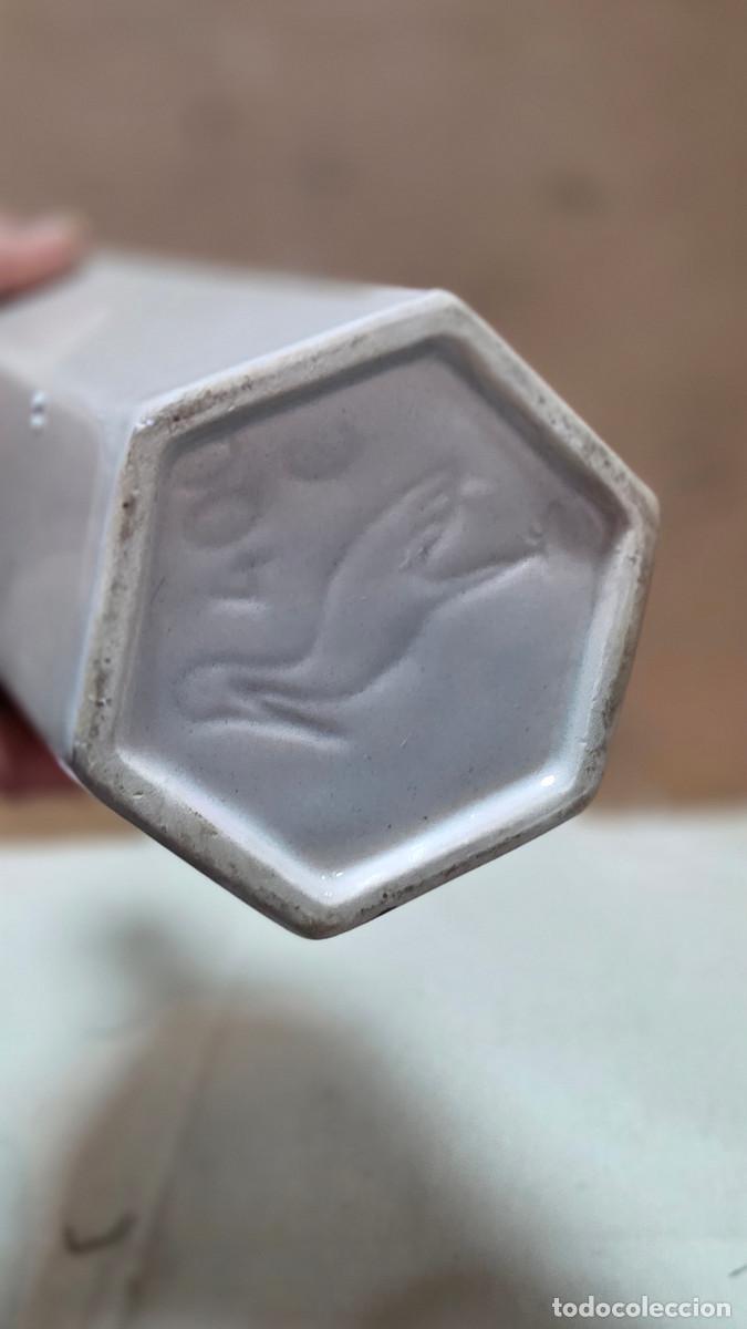 Coleccionismo: botella de ceramica vintage - Foto 5