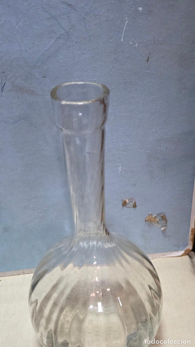 Coleccionismo: botella de cristal de licor - Foto 2