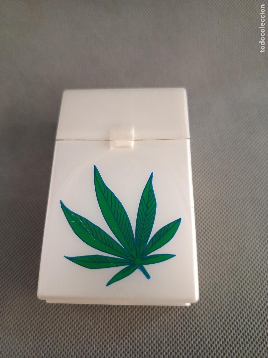Coleccionismo: Cajetilla de pl&aacute;stico hoja de marihuana para poner cajetilla de cigarrillos