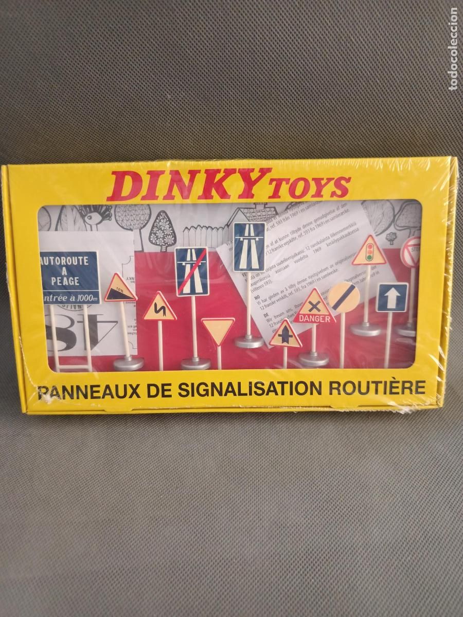 Coleccionismo: dinky toys se&ntilde;ales de trafico miniaturas en blister PRECINTADO