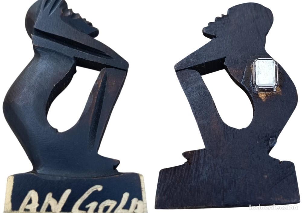 Coleccionismo: Angola Magnet Artisanal en bois Personnage assis