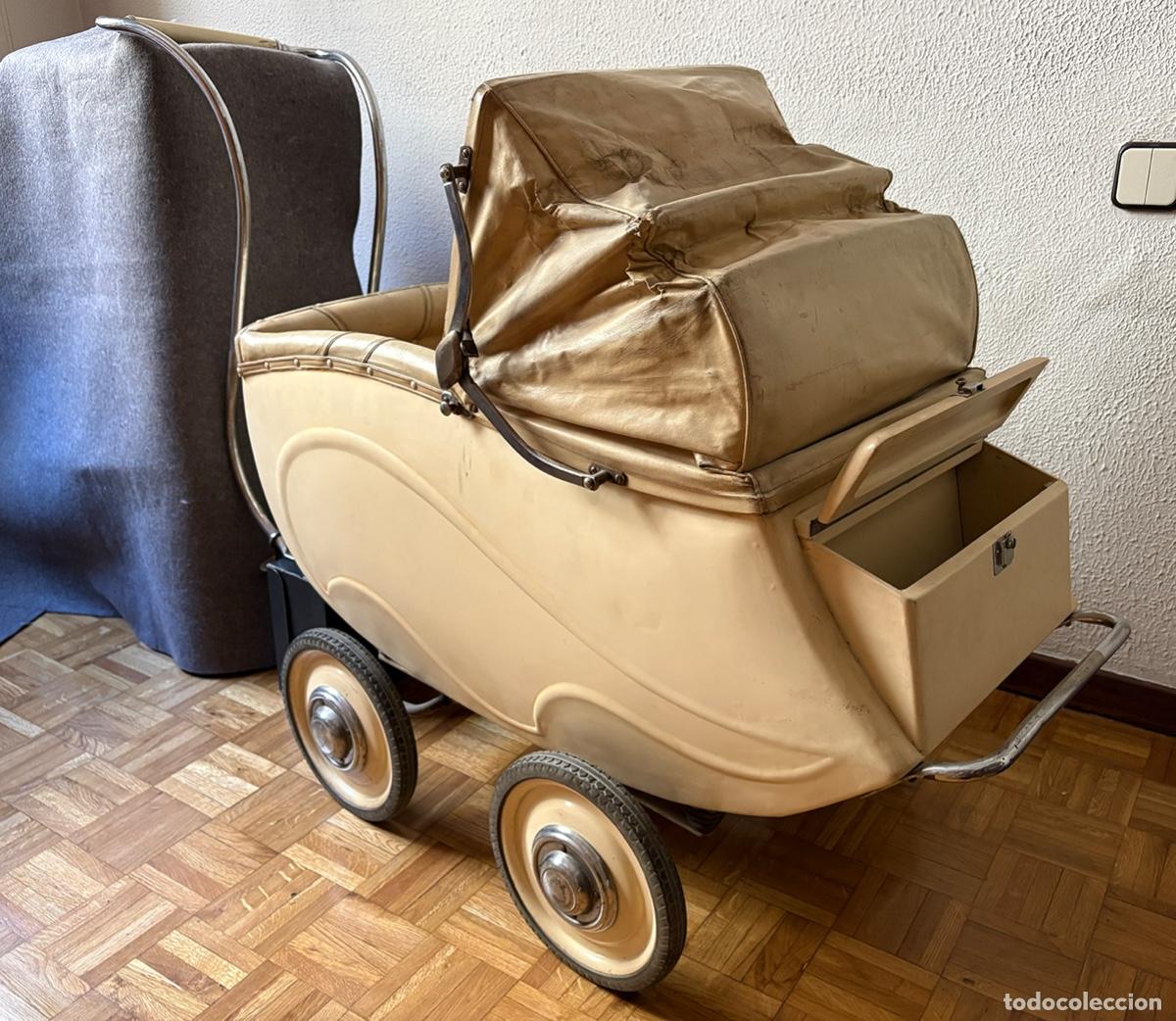 Coleccionismo: Carrito de paseo de beb&eacute; antiguo