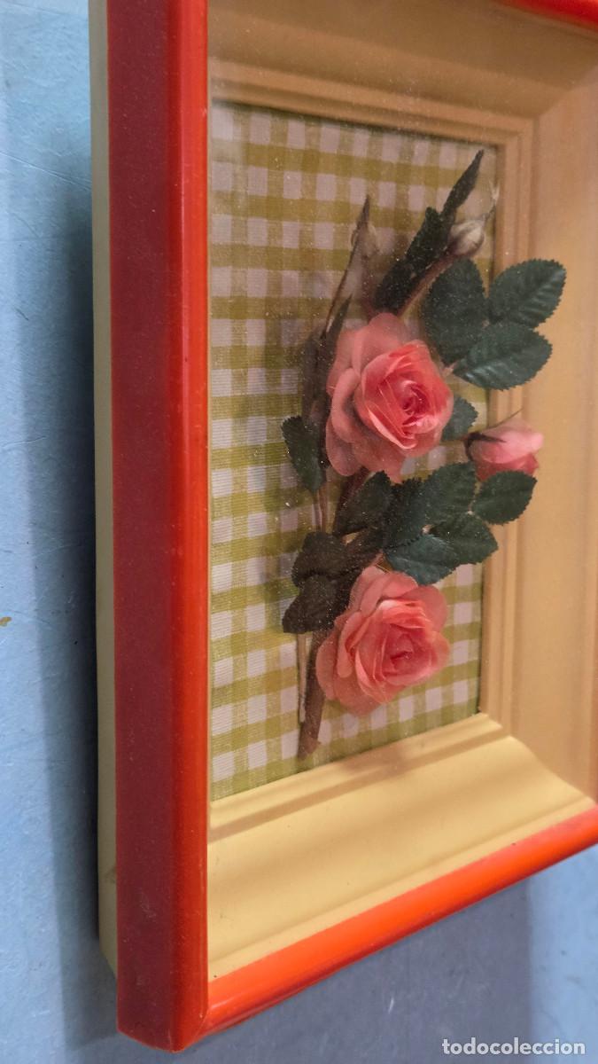 Coleccionismo: cuadro con flores artificiales - Foto 3