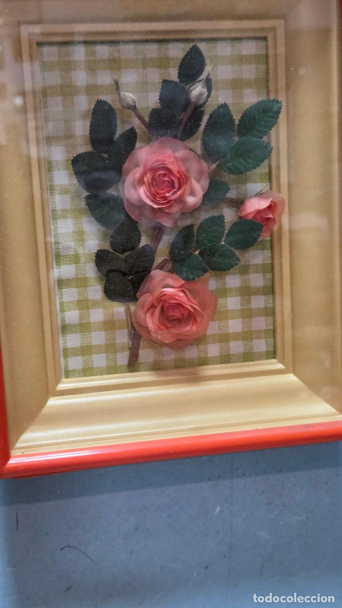 Coleccionismo: cuadro con flores artificiales - Foto 4