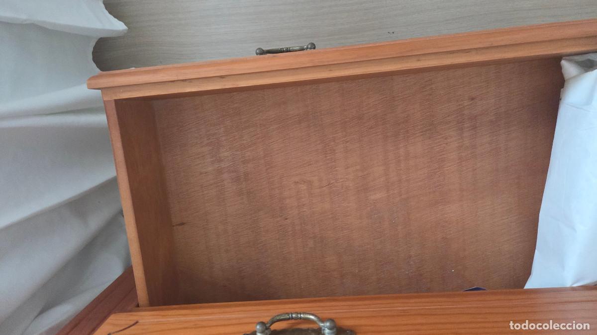 Coleccionismo: comoda con espejo de madera - Foto 9