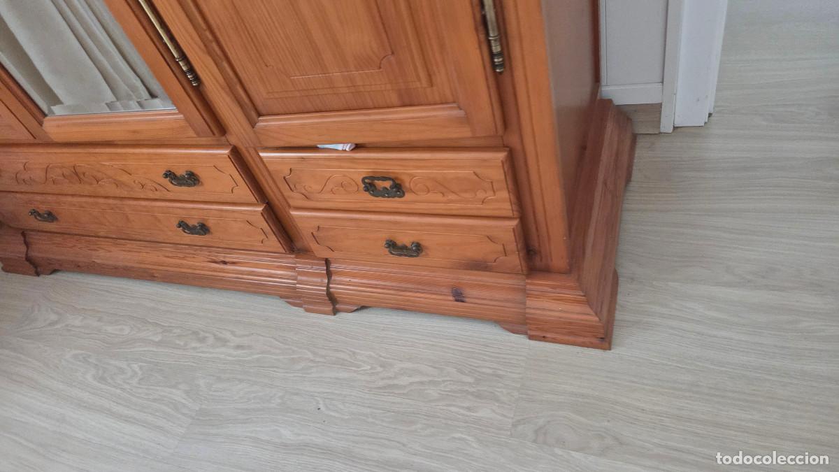 Coleccionismo: armario de madera con altillo - Foto 8