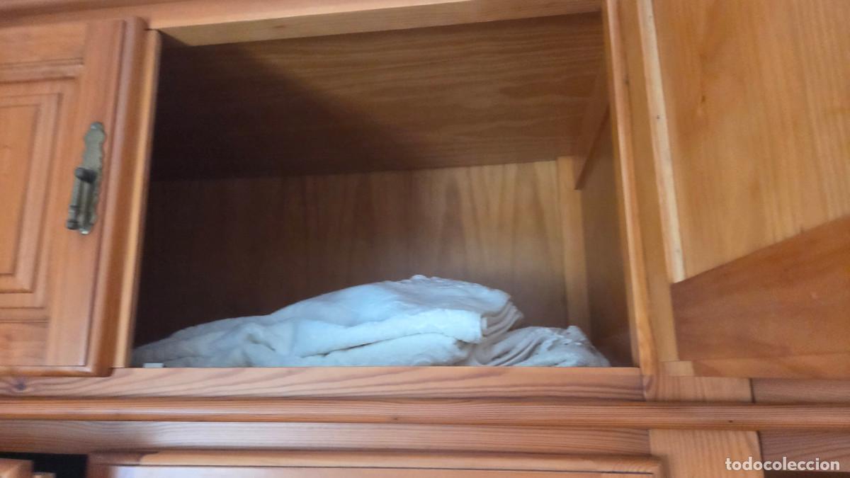 Coleccionismo: armario de madera con altillo - Foto 13