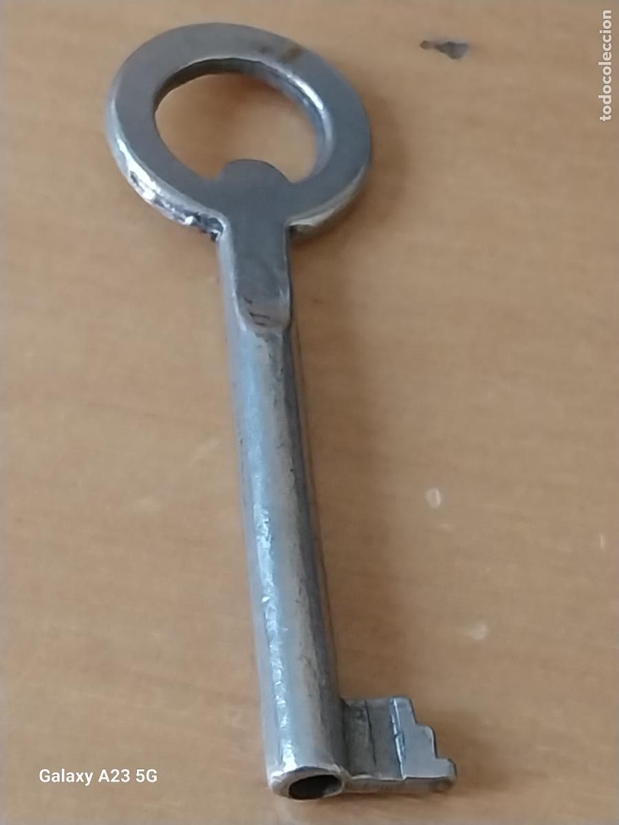 Coleccionismo: LLAVE HUECA B&Aacute;SICA A&Ntilde;OS 60 70 METAL CROMADO 6.31CMS ALTO ORIGINAL CIFRADO EN ESCALERA