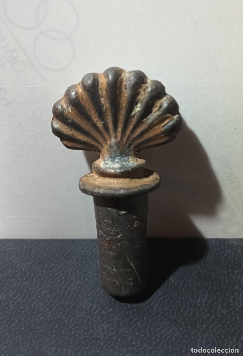 Coleccionismo: GRIFO-ANTIGUO-PLOMO.