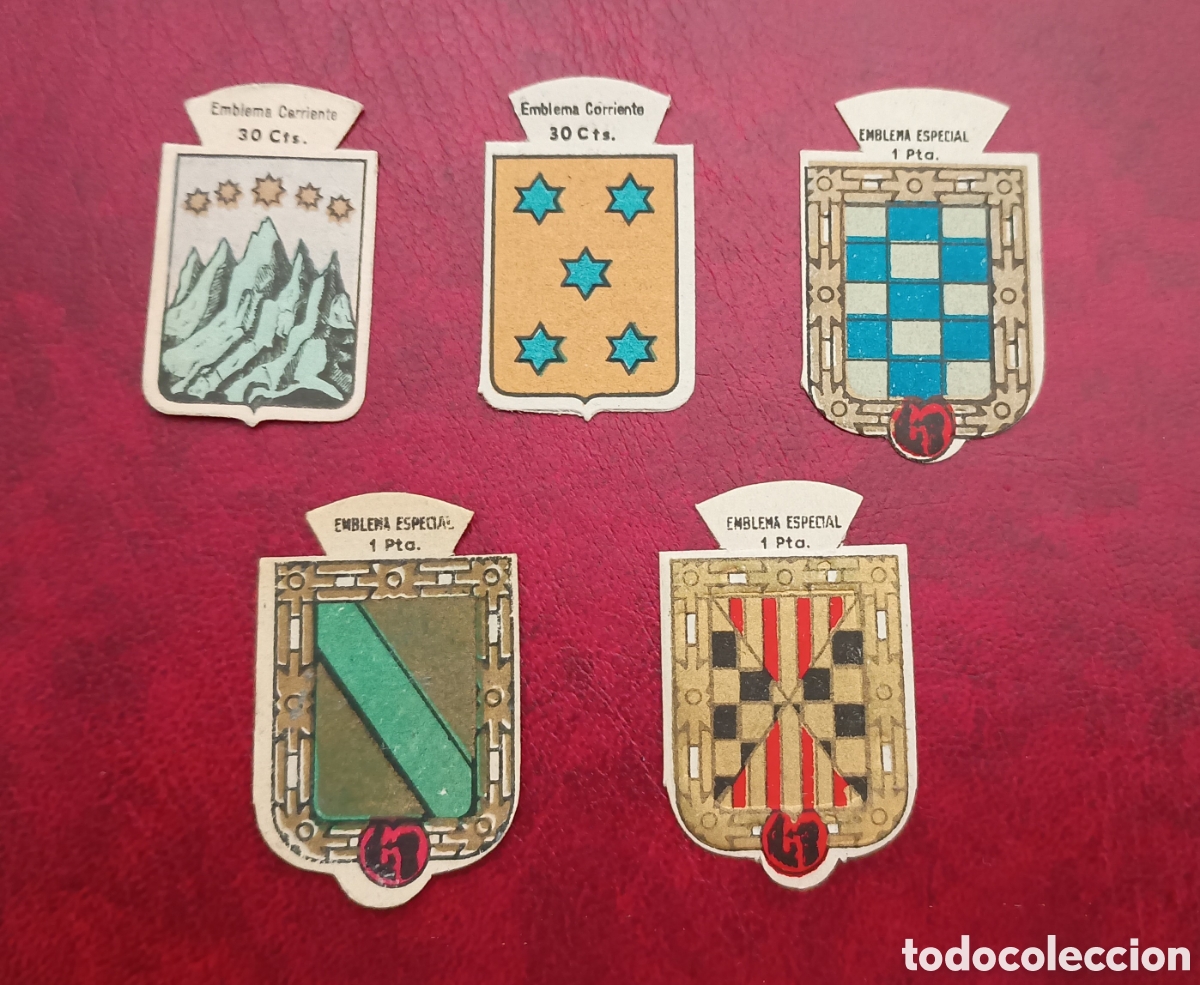 Coleccionismo: LOTE DE 5 EMBLEMAS DE AUXILIO SOCIAL ORIGINALES