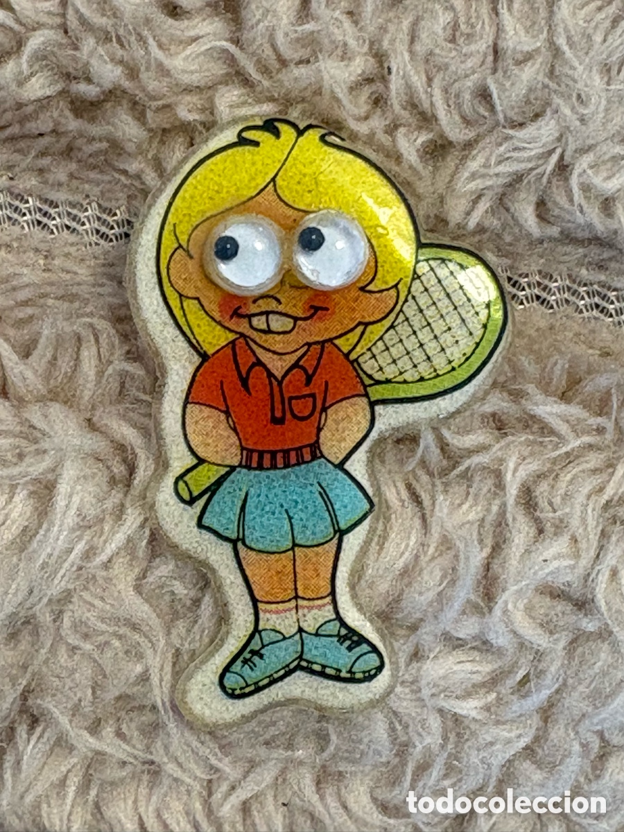 Coleccionismo: Im&aacute;n de nevera vintage con ojos m&oacute;viles - Ni&ntilde;a tenista retro de los a&ntilde;os 80