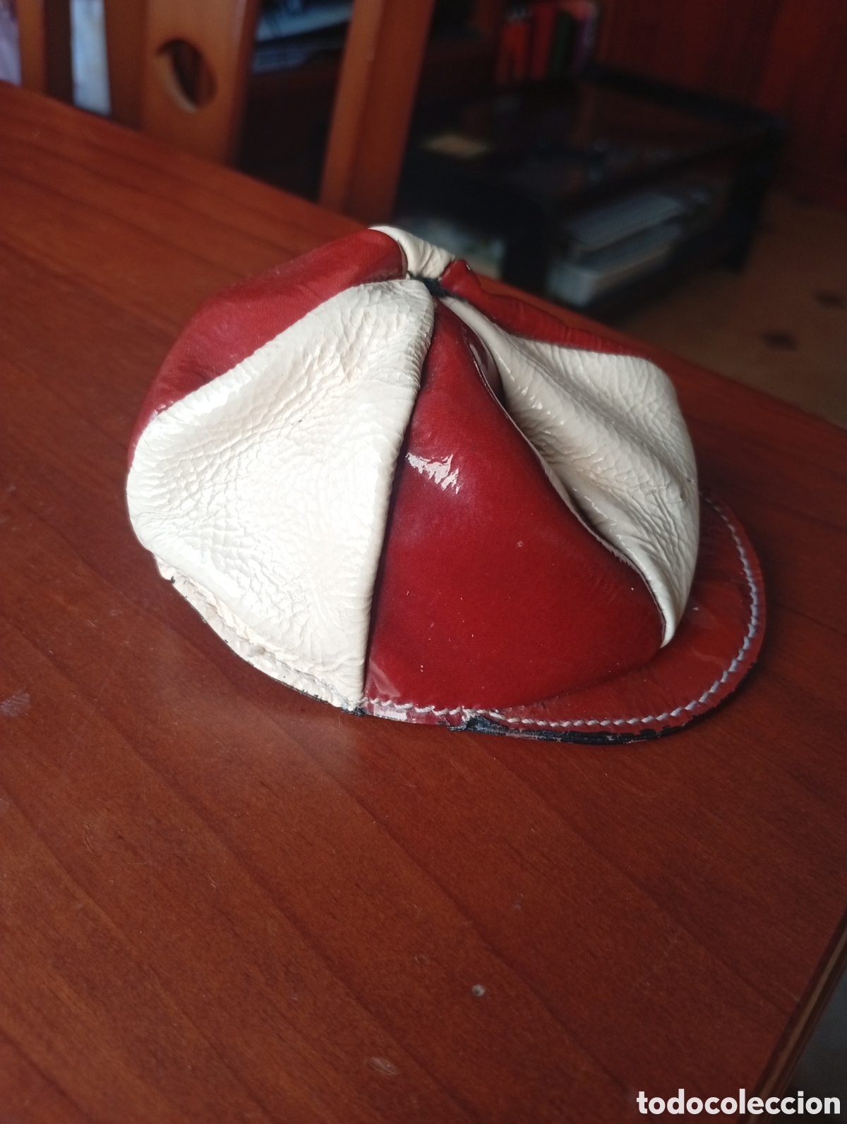 Coleccionismo: MONEDERO GORRA GORRO TIPO MU&Ntilde;ECA - Foto 2