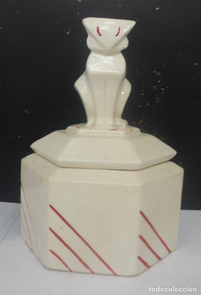 Coleccionismo: CAJA DE CERAMICA CON UN GATO ENLA TAPA