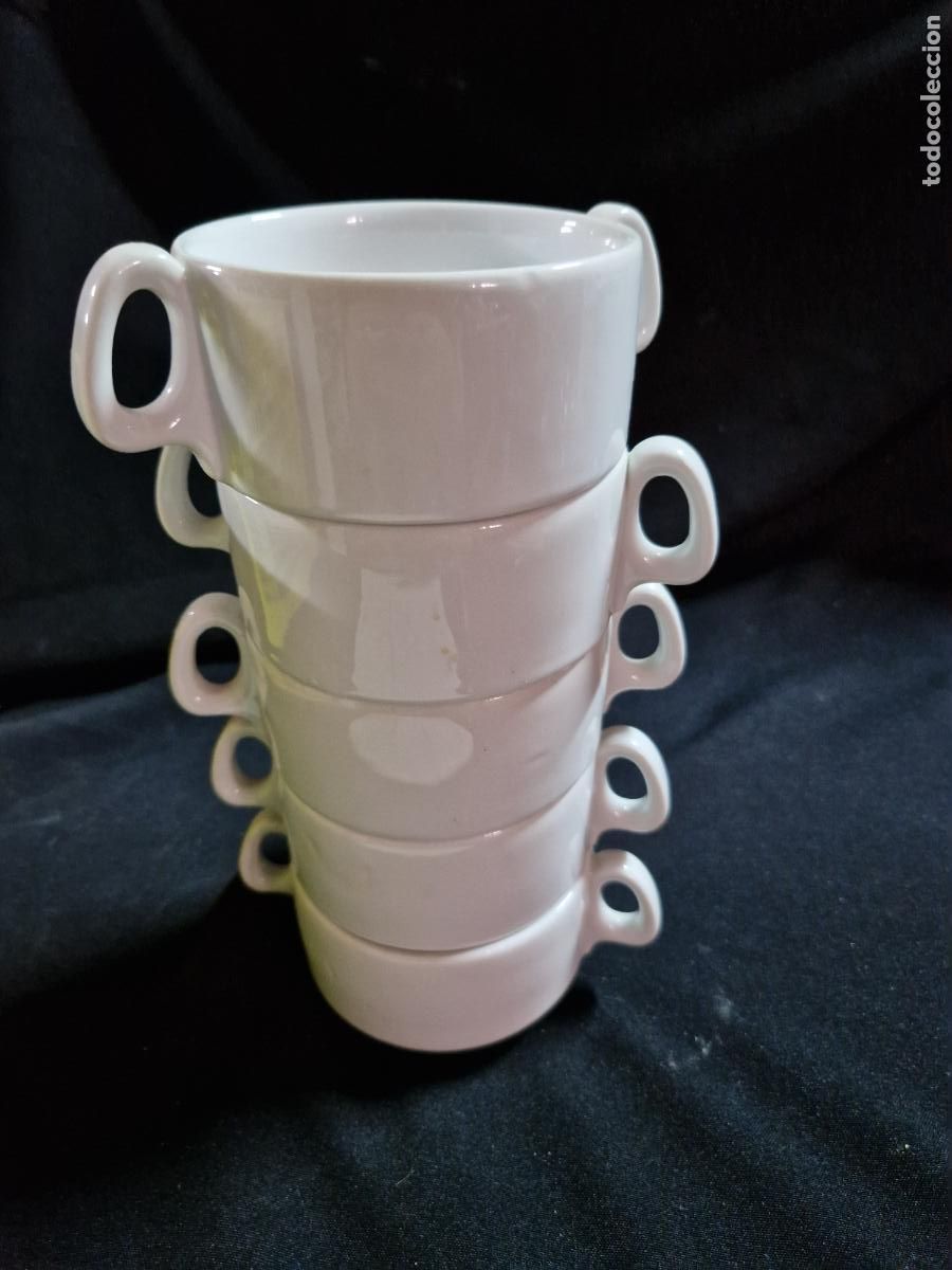 Coleccionismo: 5 BONITAS TAZAS DE CERAMICA PARA CONSOME.