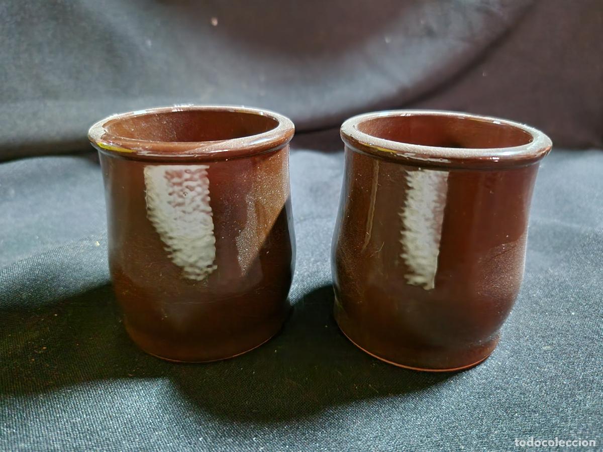 Coleccionismo: 2 BONITOS VASOS DE BARRO.