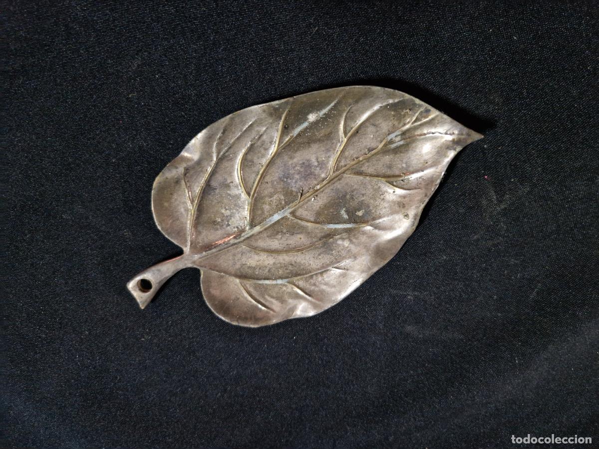 Coleccionismo: BONITO HOJA DECORATIVAA DE HIERRO.