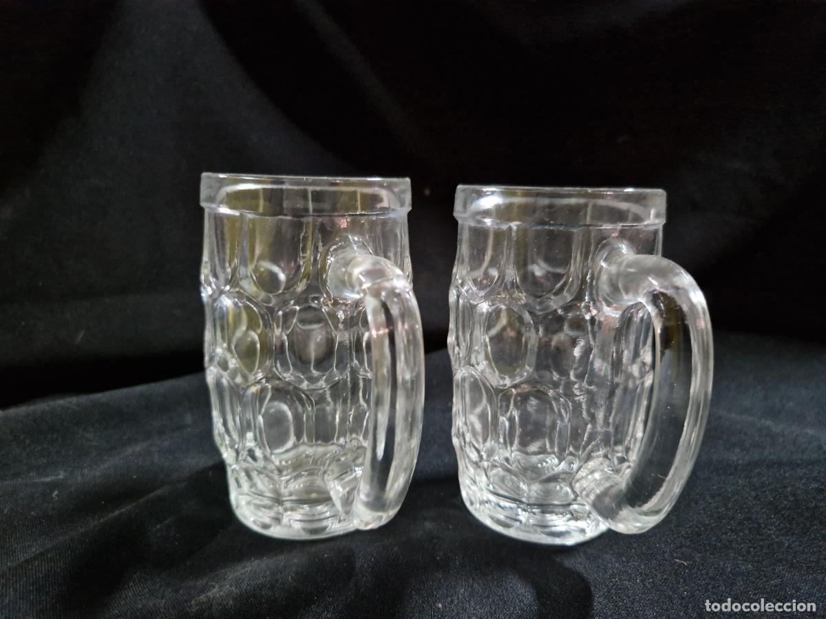 Coleccionismo: 2 BONITAS JARRAS CERVECERAS DE CRISTAL. MEDIDA 11CM A