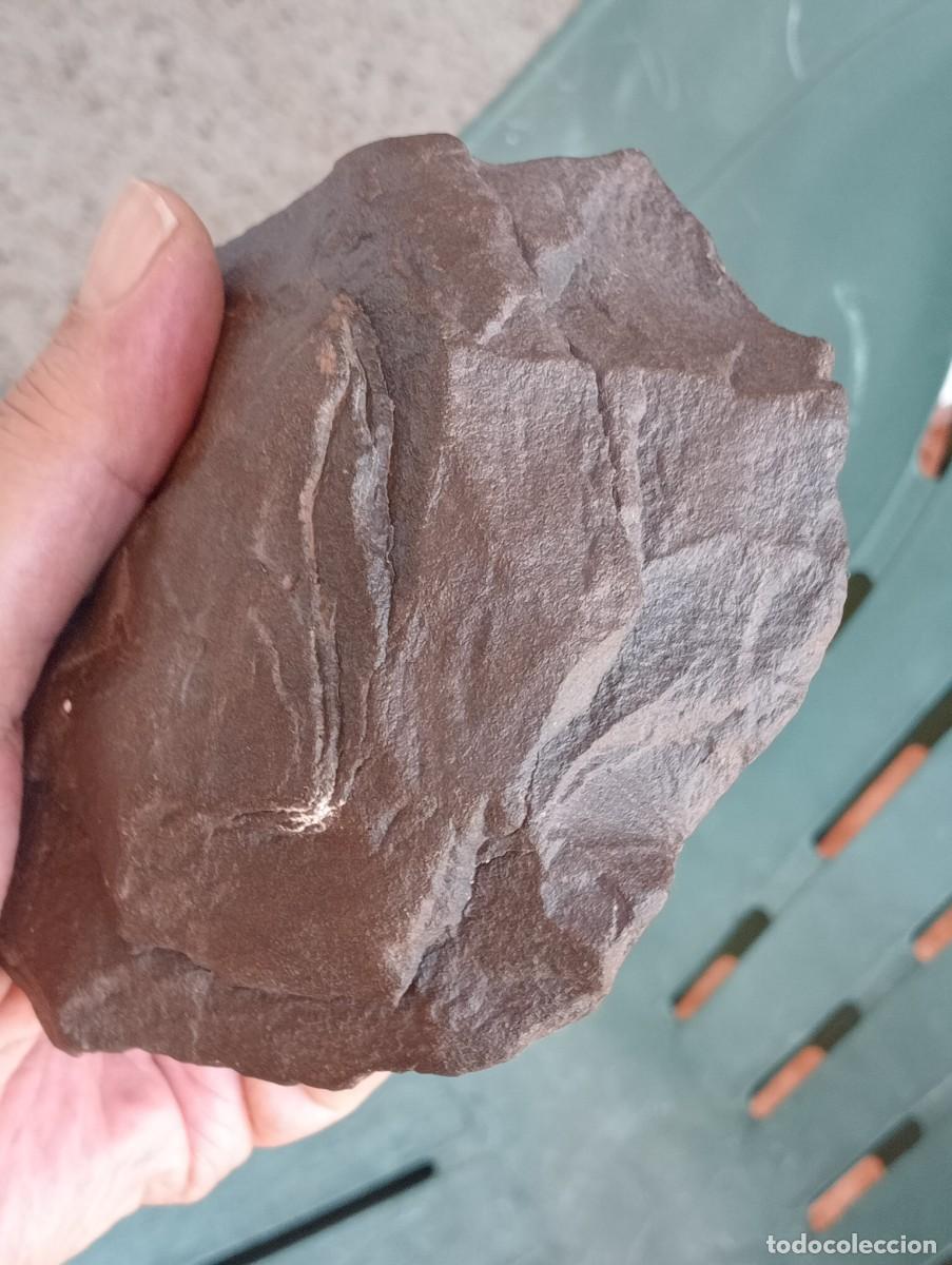Coleccionismo: Bifaz achelense de 12,5 x 7 cm en arenisca...Lote 142/1