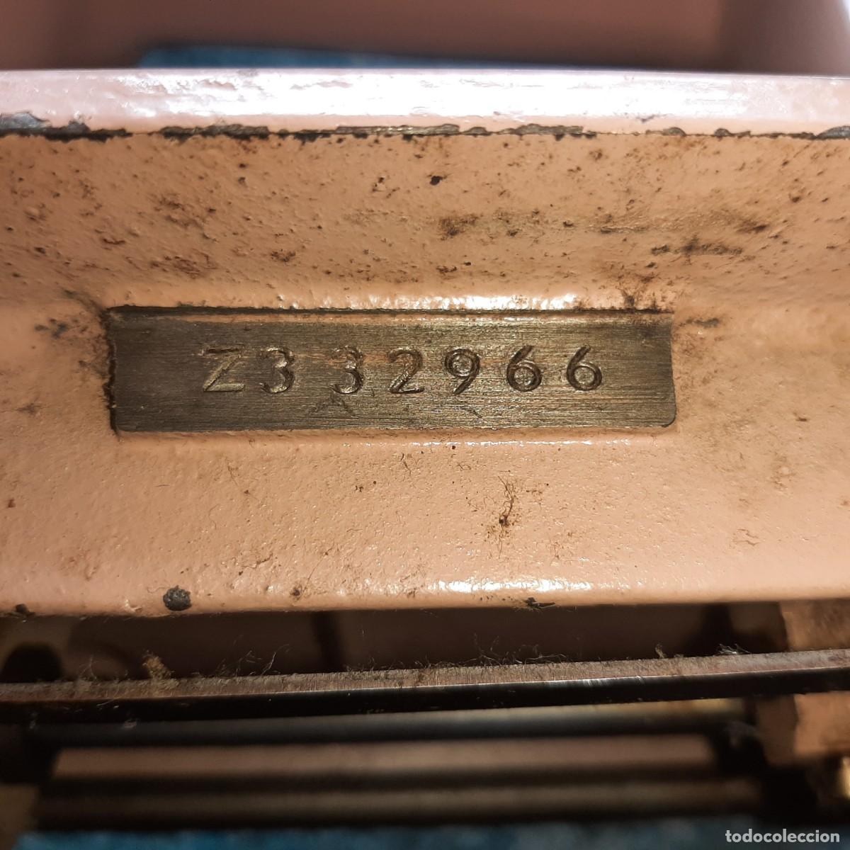 Coleccionismo: Maquina coser Singer 1962. - Foto 5