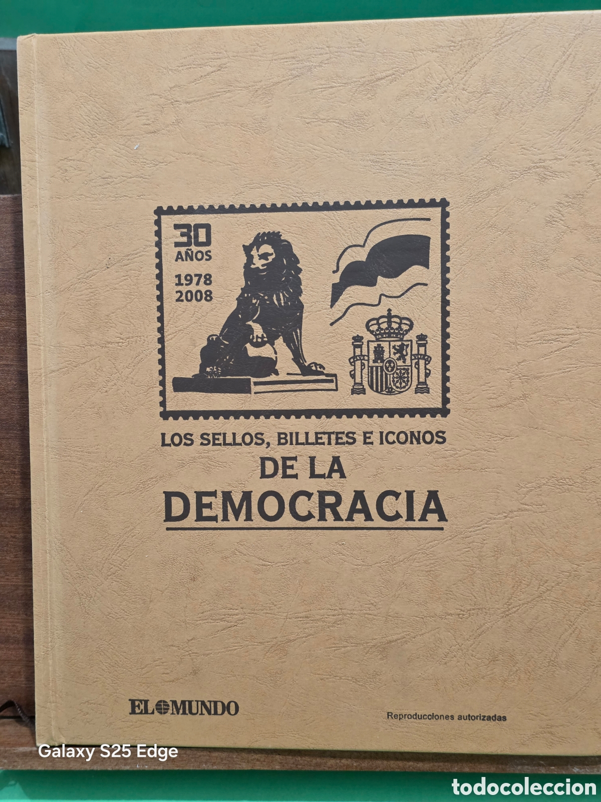 Coleccionismo: &rdquo;&rdquo;LOS SELLOS,BILLETES E ICONOS DE LA DEMOCRACIA&rdquo;&rdquo;...COMPLETO...EL MUNDO...2008...
