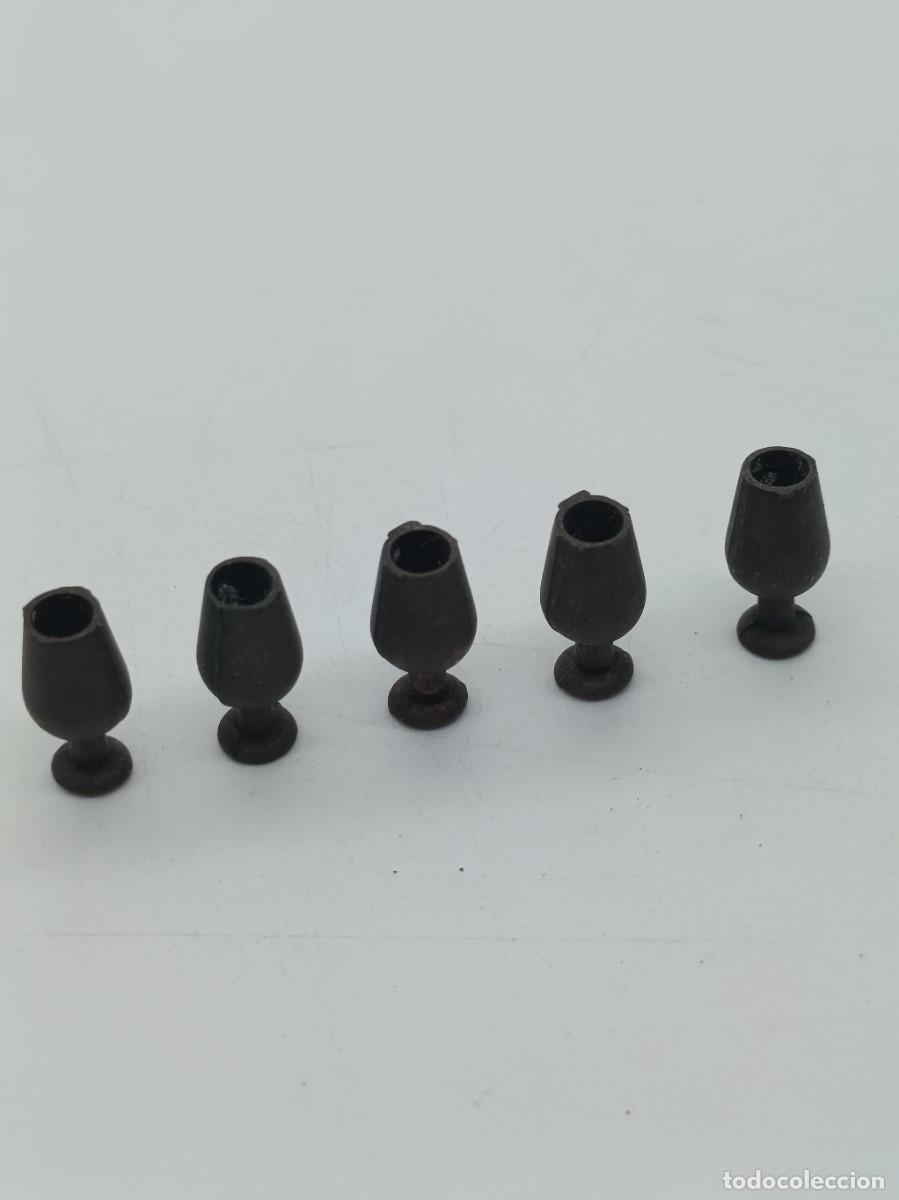 Coleccionismo: JUEGO DE COPAS METALICAS MINIATURA