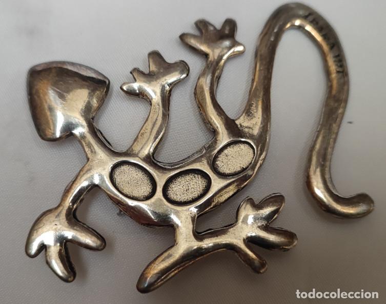 Coleccionismo: BROCHE DE LATON CON FORMA DE SALAMANQUESA, VER DESCRIPCION, 2&ordm;