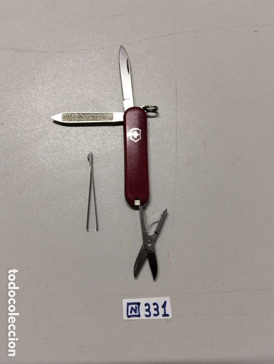 Coleccionismo: navaja multiusos suiza roja modelo Victorinox Classic SD