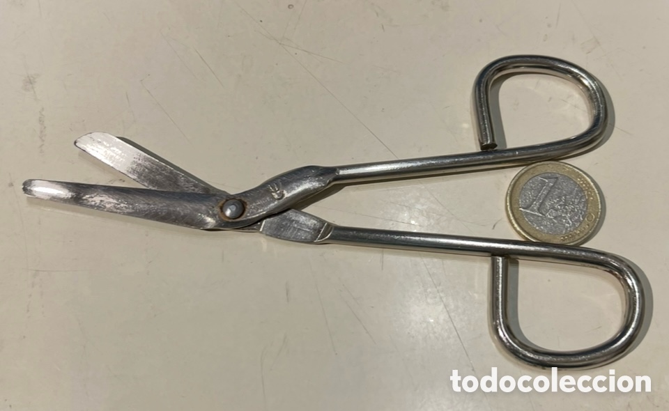 Coleccionismo: Instrumental Quir&uacute;rgico. Tijeras de vendajes. Acero.
