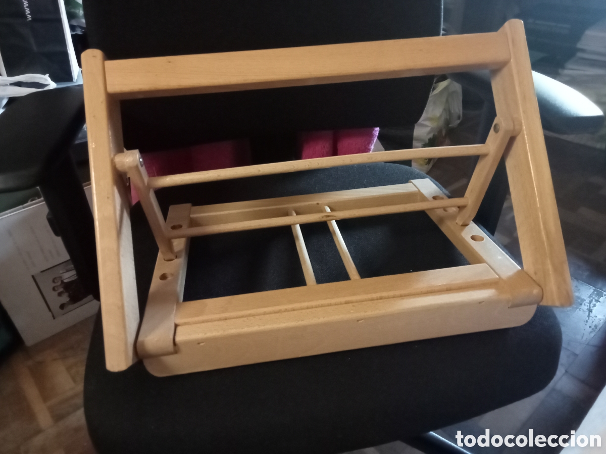 Coleccionismo: Atril de madera 40x30