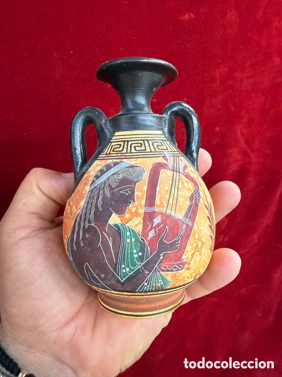 Coleccionismo: Peque&ntilde;o jarron griego(copia)ceramica pintada a mano!