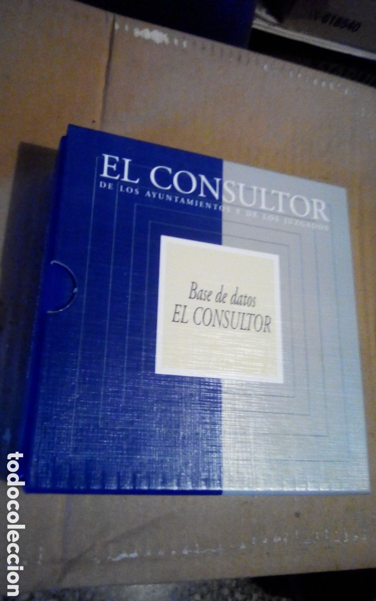 Coleccionismo: El consultor, de los ayuntamientos y de los juzgados. Caja con archivador para las fichas m&aacute;s CD sin