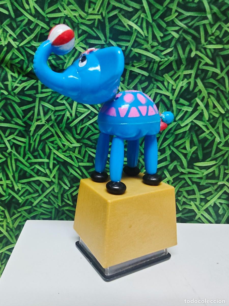 Coleccionismo: ANTIGUO SACAPUNTAS MARIONETA CON PULSADOR ELEFANTE MADE EN HONG KONG A&Ntilde;OS 70