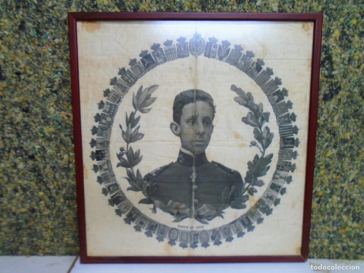 Coleccionismo: PA&Ntilde;UELO DE SEDA CONMEMORATIVO DEL REY ALFONSO XIII EN SU PROCLAMACION;MAYO DE 1902.