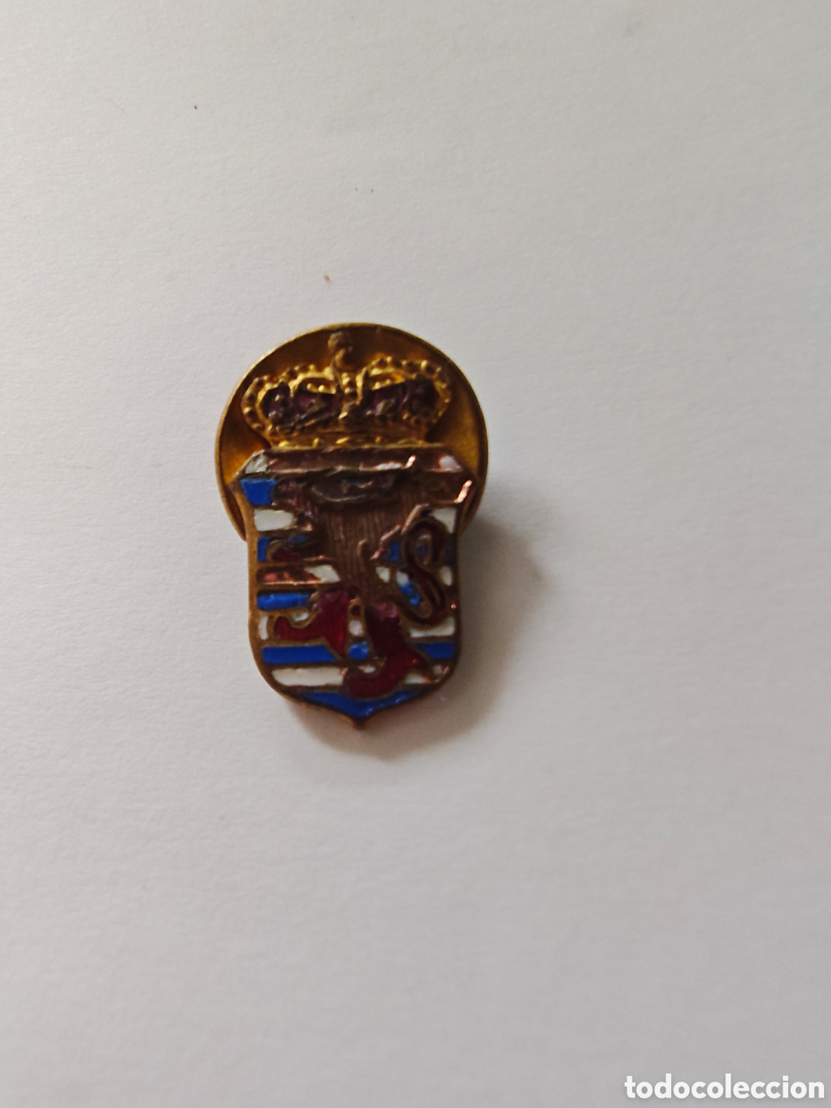 Coleccionismo: pin/insignia de solapa de solapa esmaltado que representa el escudo de Luxemburgo - car244