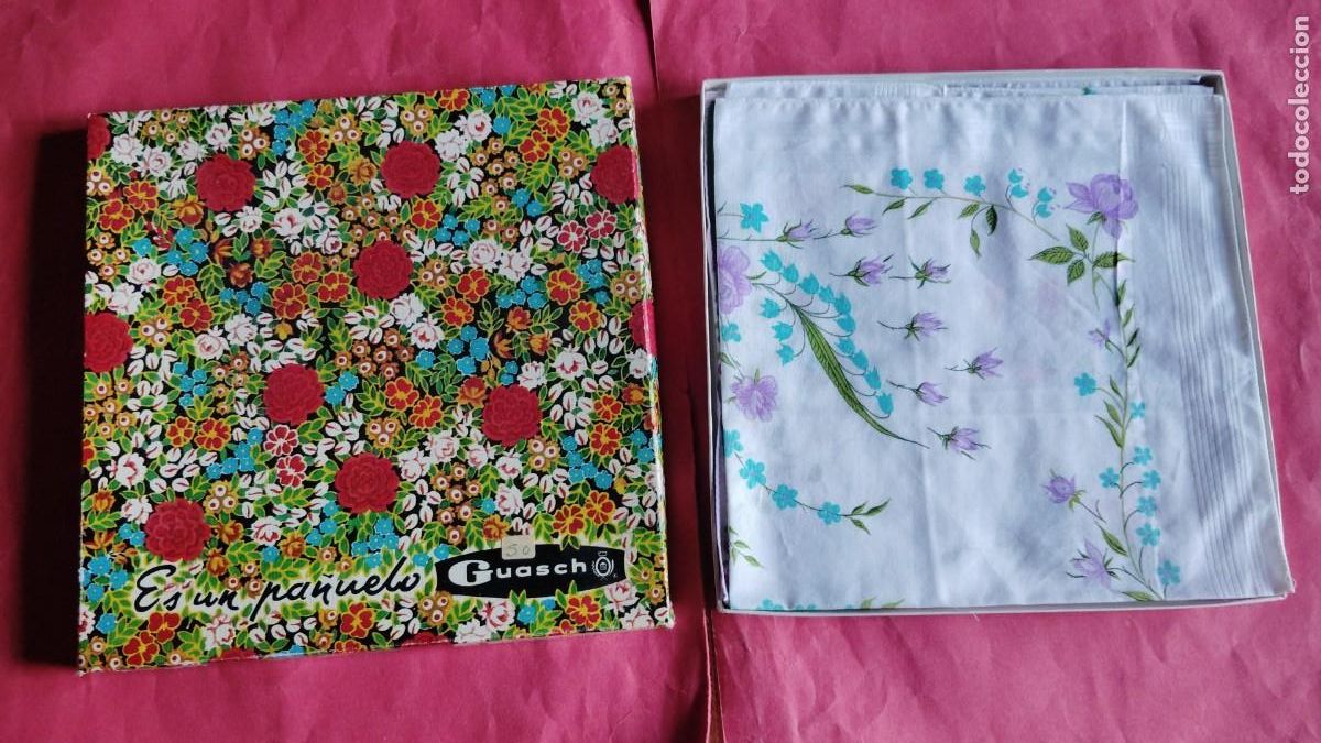 Collecting: GUASCH.-PA&Ntilde;UELOS.-CAJA ORIGINAL CON 8 PA&Ntilde;UELOS ESTAMPADOS.-A&Ntilde;OS 60-70.