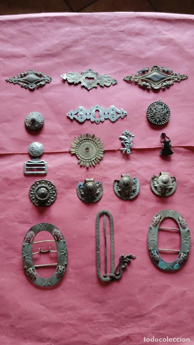 Coleccionismo: FILIGRANAS.-OBJETOS.-LOTE DE 17 OBJETOS ANTIGUOS DORADOS Y PLATEADOS.