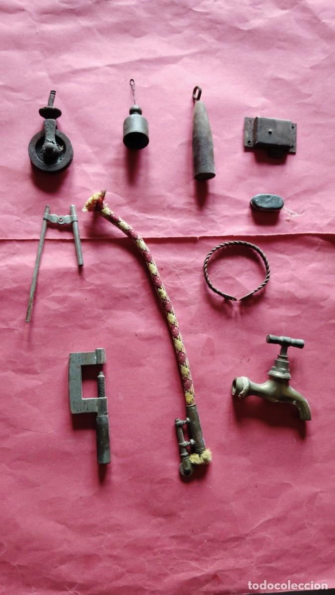 Coleccionismo: CARRUCHA.-SELLO.-CERRADURA.-PESA.-PULSERA.-MECHERO.-GRIFO.-LOTE DE 10 OBJETOS.